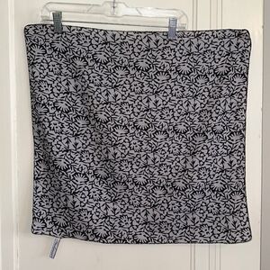 Headcovers Unlimited gray & black floral cotton scarf